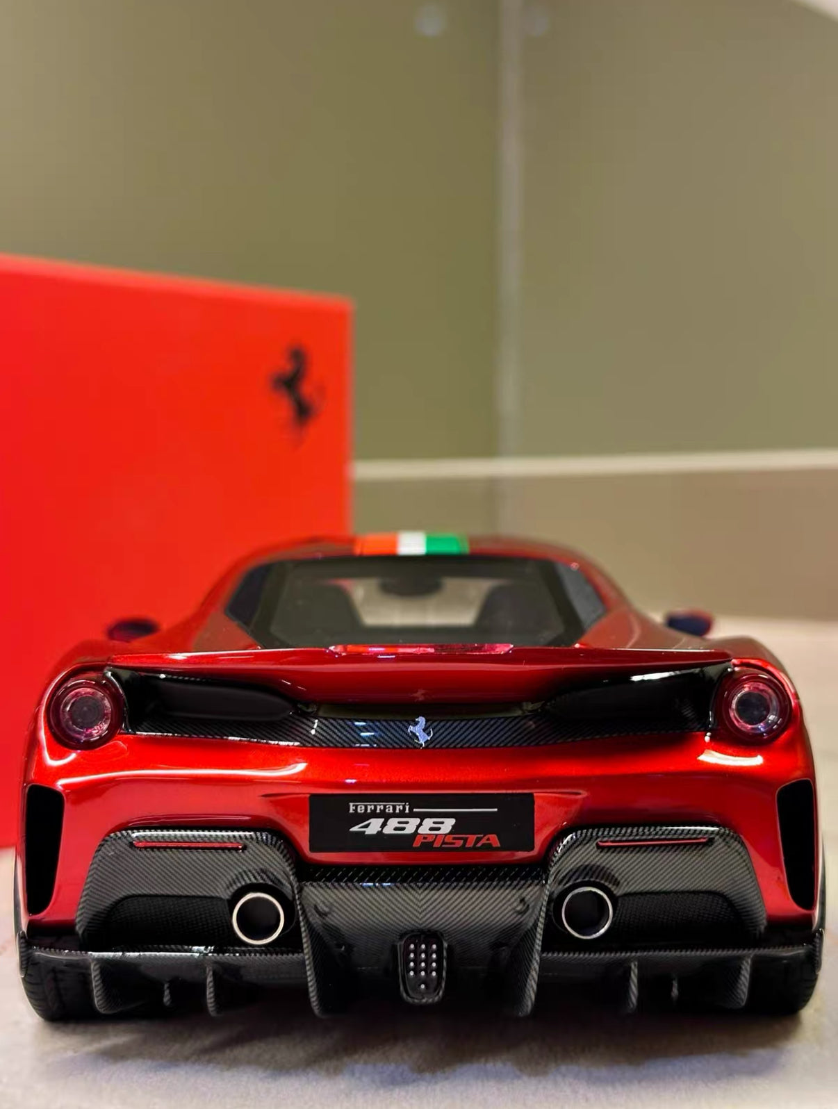 Ferrari 488 Pista 1:18 MR Collection Models – Rosso Fuoco Tricolore Stripe